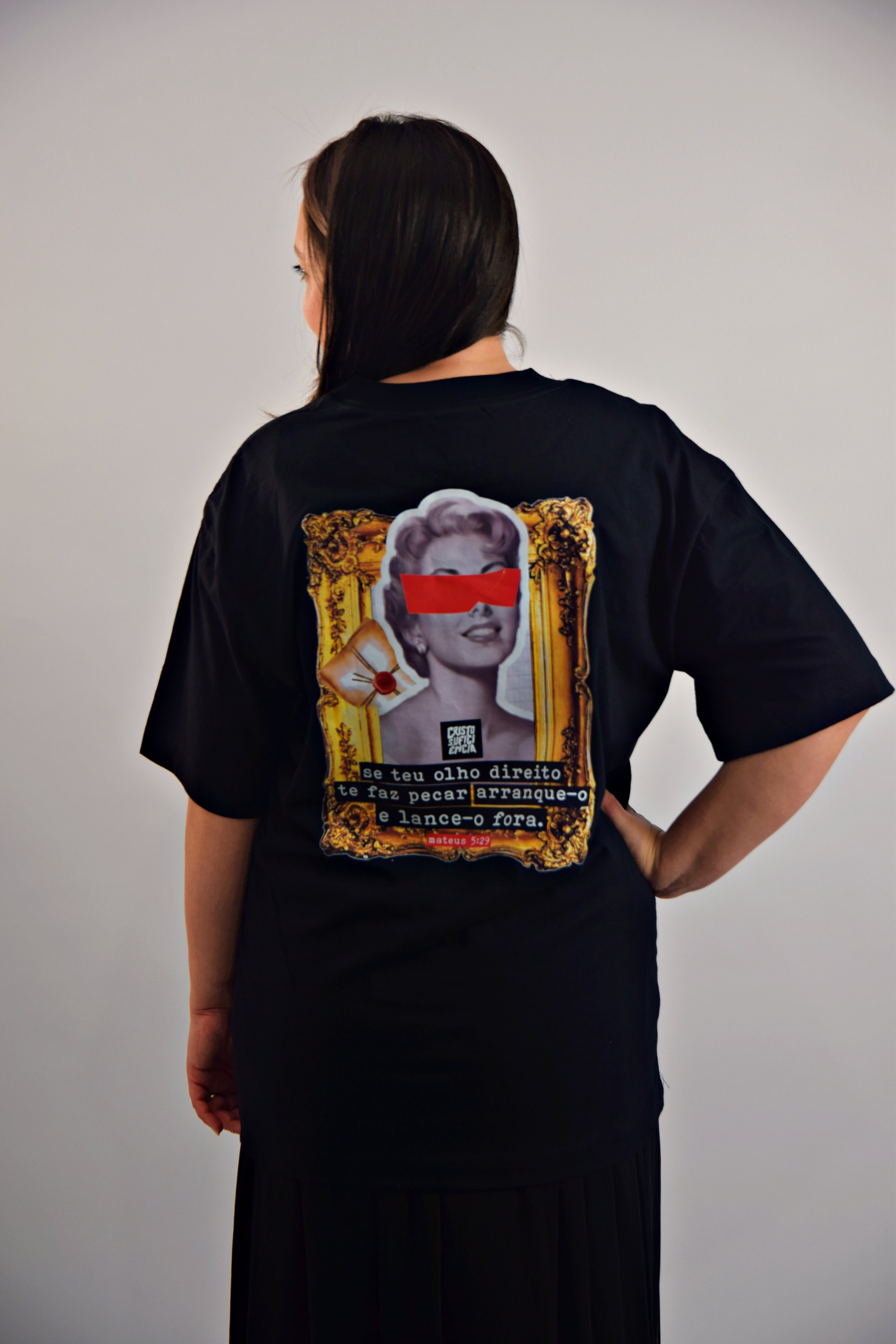 CAMISETA OLHO DIREITO OVERSIZED STREET